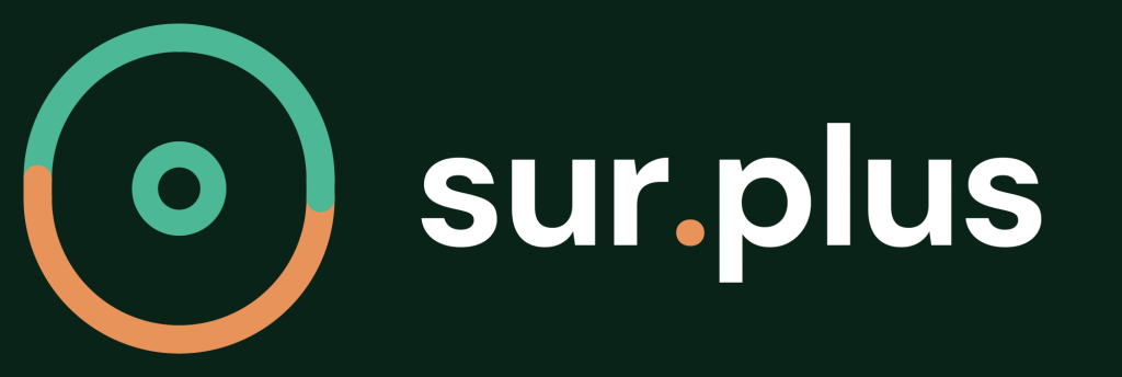 Sur.plus logo: teal circular ring with an orange segment on a dark green background, next to the white 'sur.plus' wordmark.